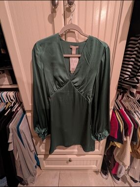 H&M Emerald Green Satin V-Neck Long Sleeve Blouse